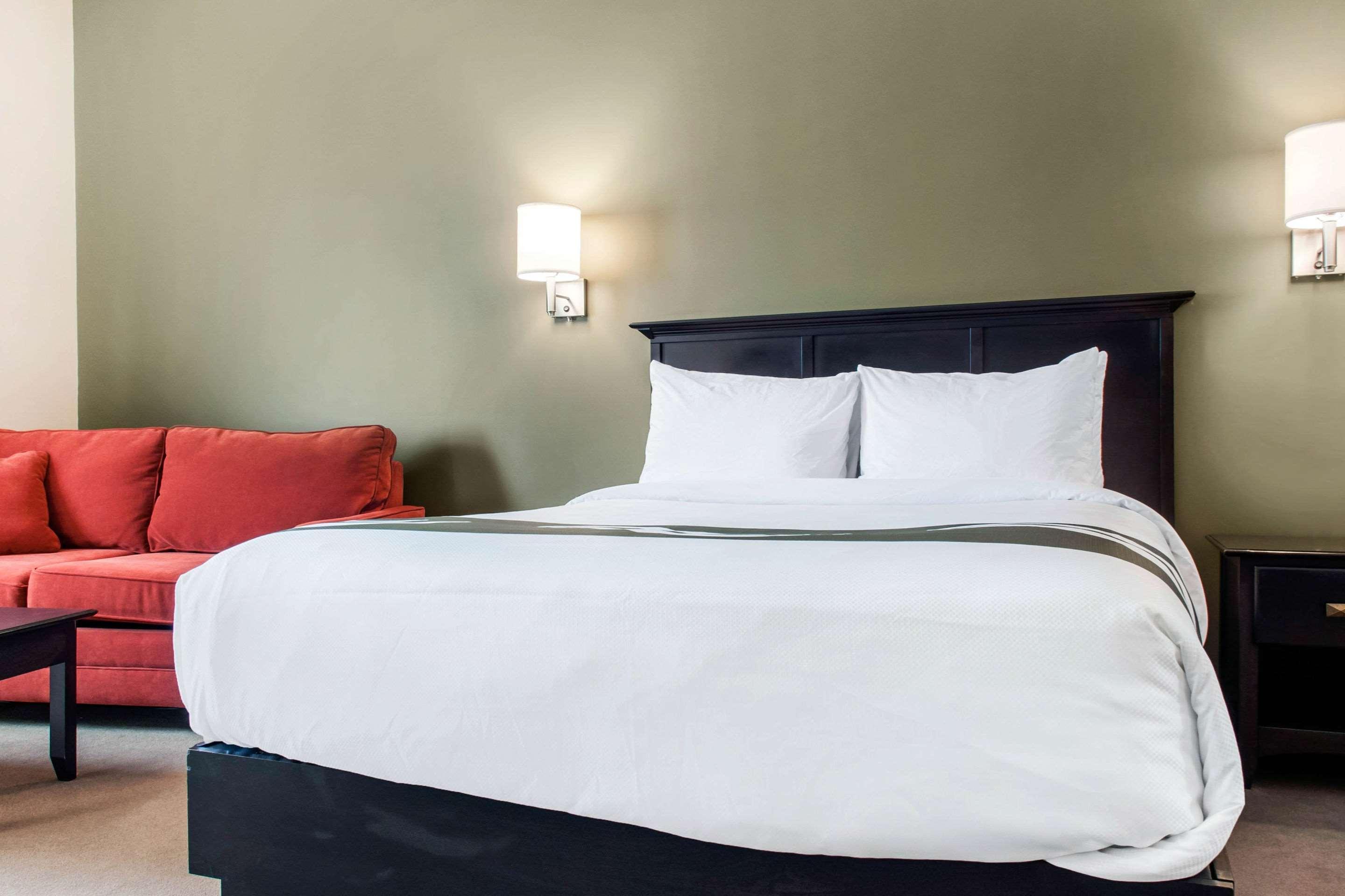 Quality Inn & Suites Quispamsis Rothesay Bagian luar foto