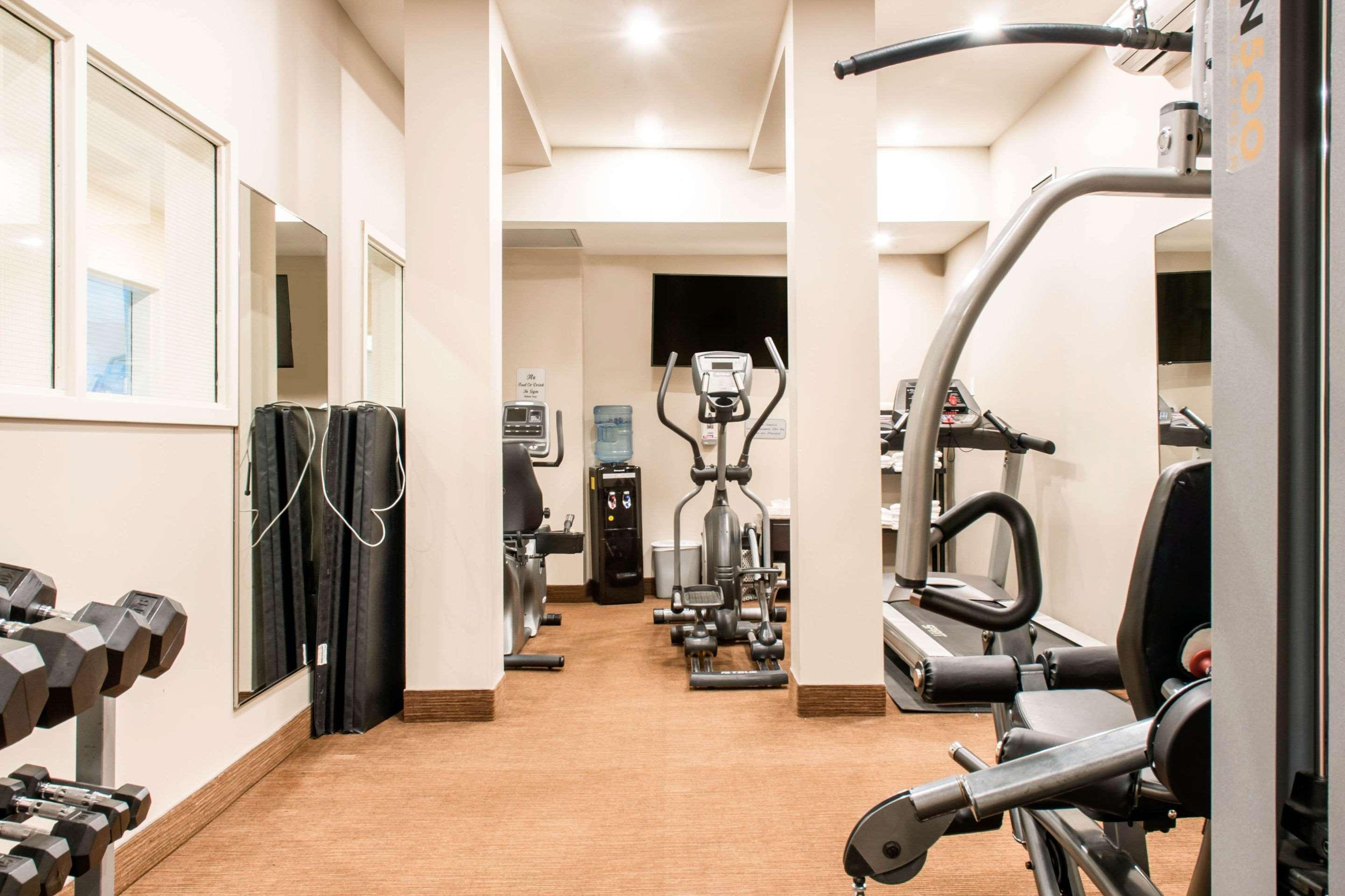Quality Inn & Suites Quispamsis Rothesay Bagian luar foto