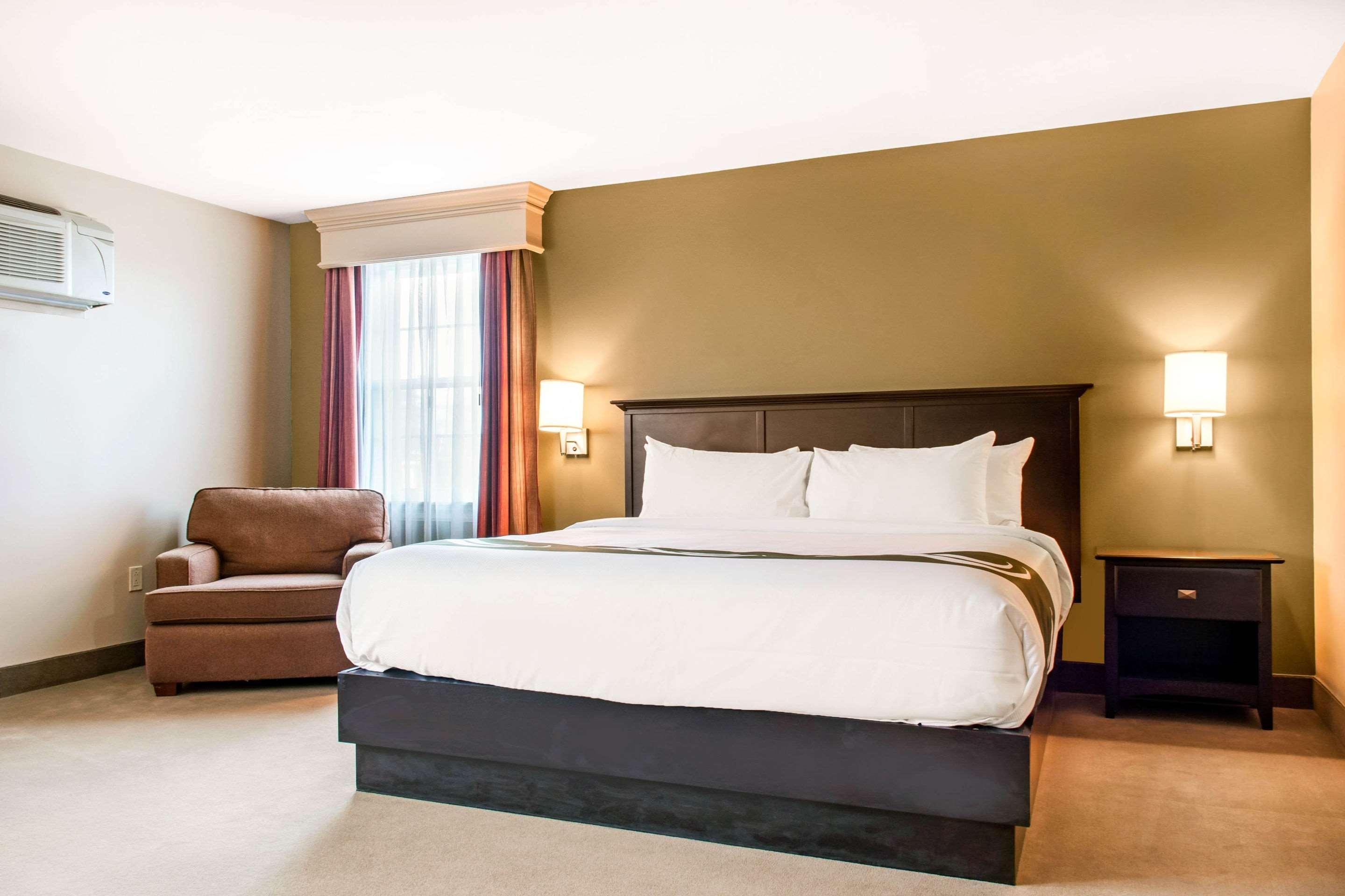 Quality Inn & Suites Quispamsis Rothesay Bagian luar foto