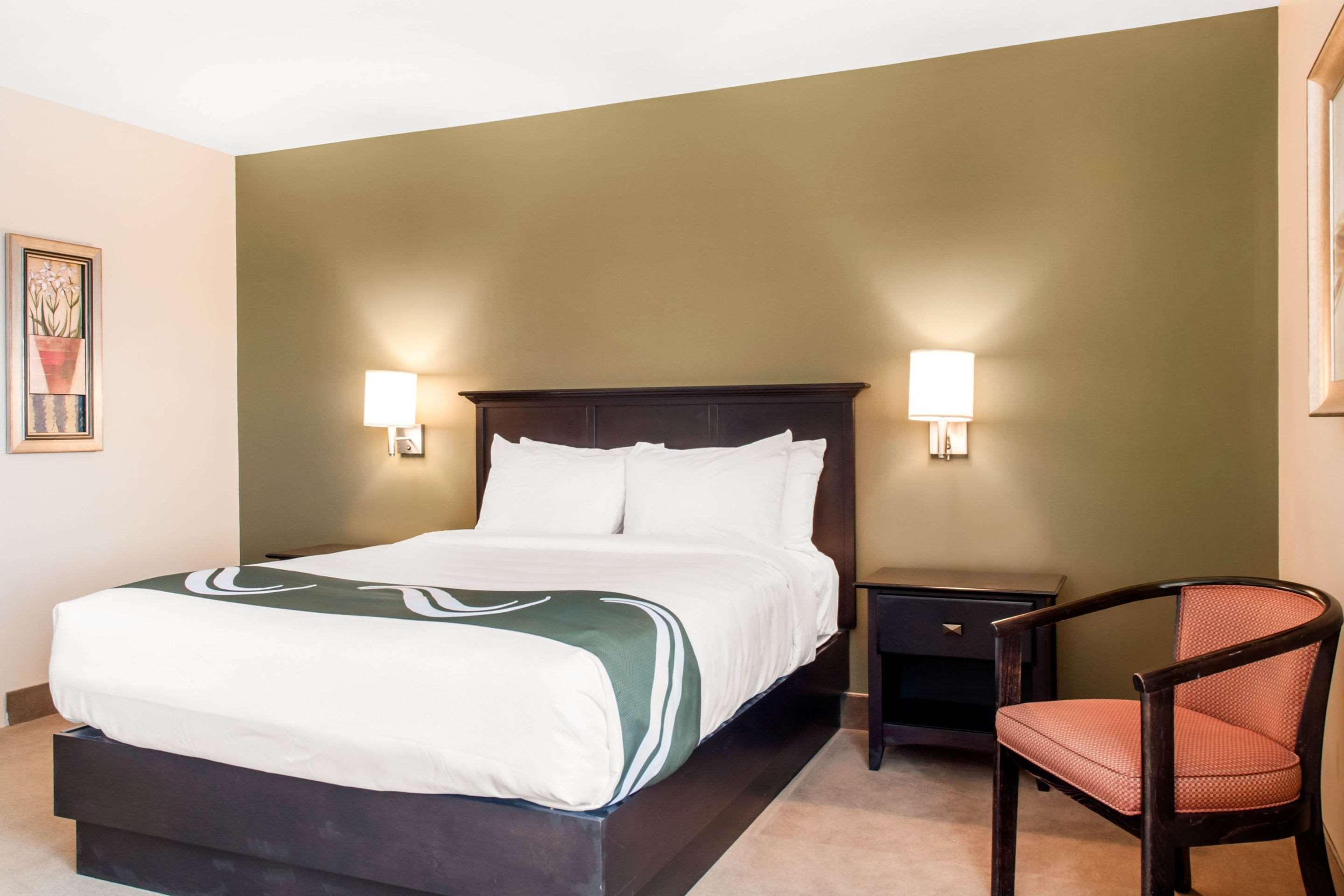 Quality Inn & Suites Quispamsis Rothesay Bagian luar foto