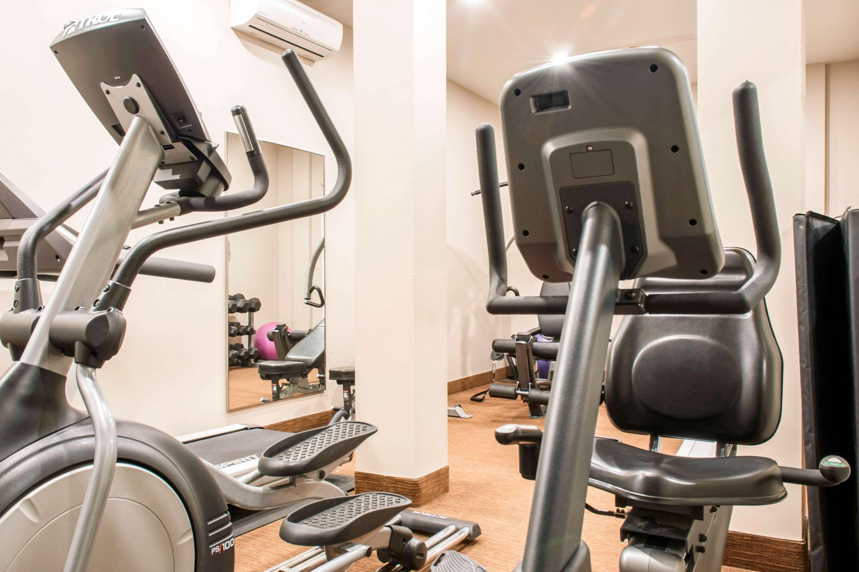 Quality Inn & Suites Quispamsis Rothesay Bagian luar foto