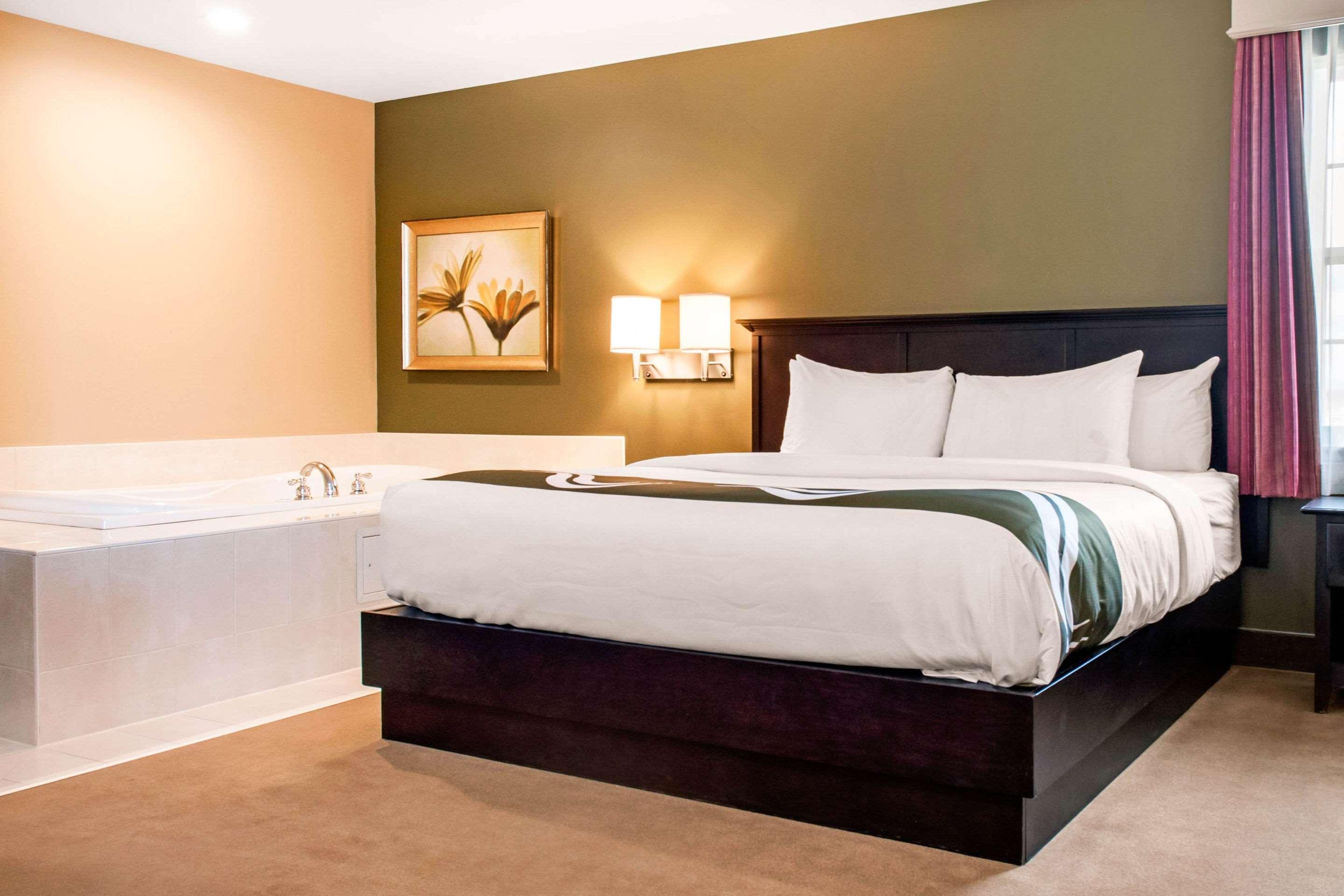 Quality Inn & Suites Quispamsis Rothesay Bagian luar foto