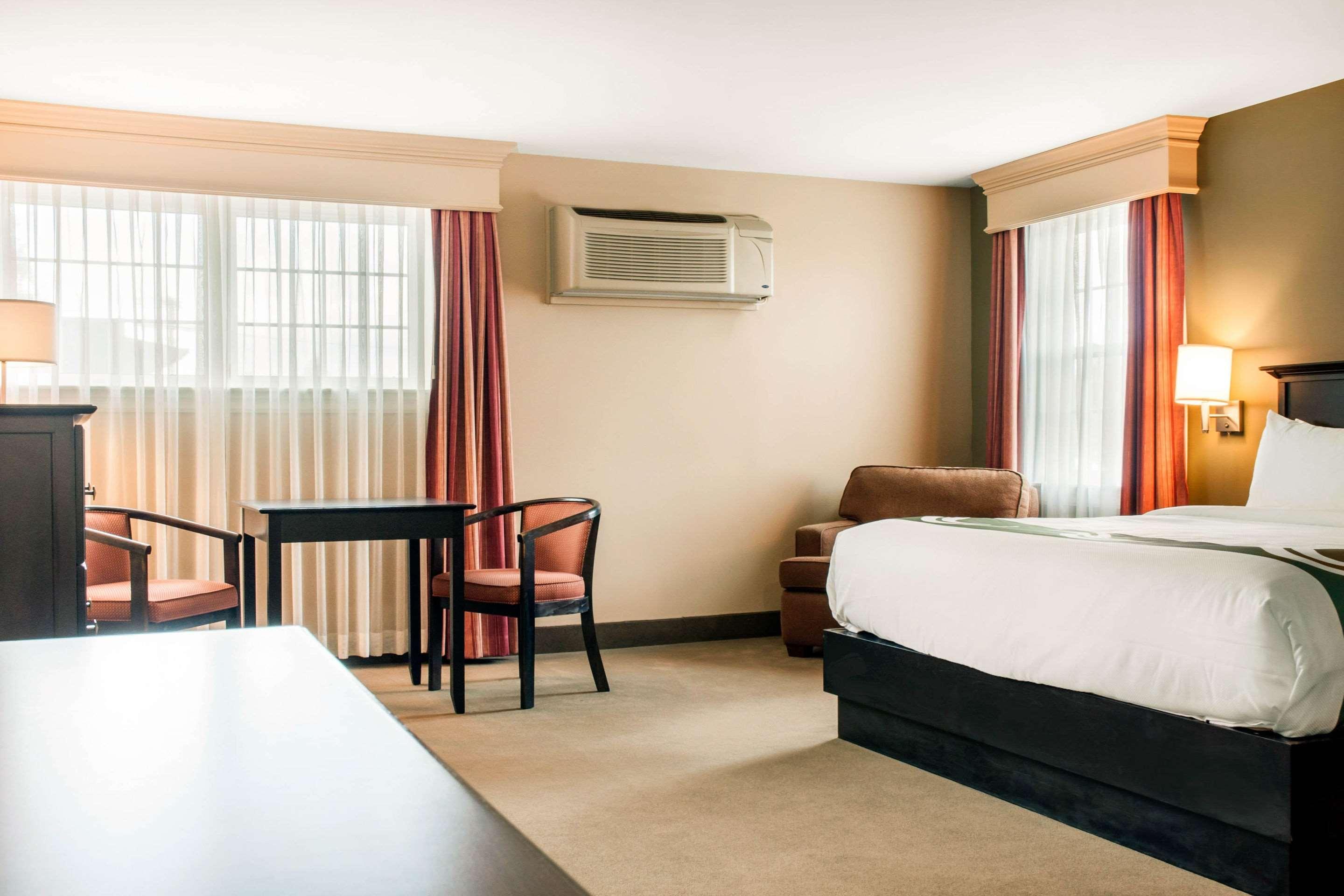 Quality Inn & Suites Quispamsis Rothesay Bagian luar foto