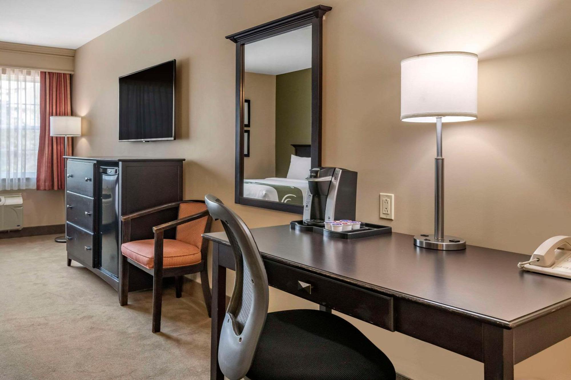 Quality Inn & Suites Quispamsis Rothesay Bagian luar foto