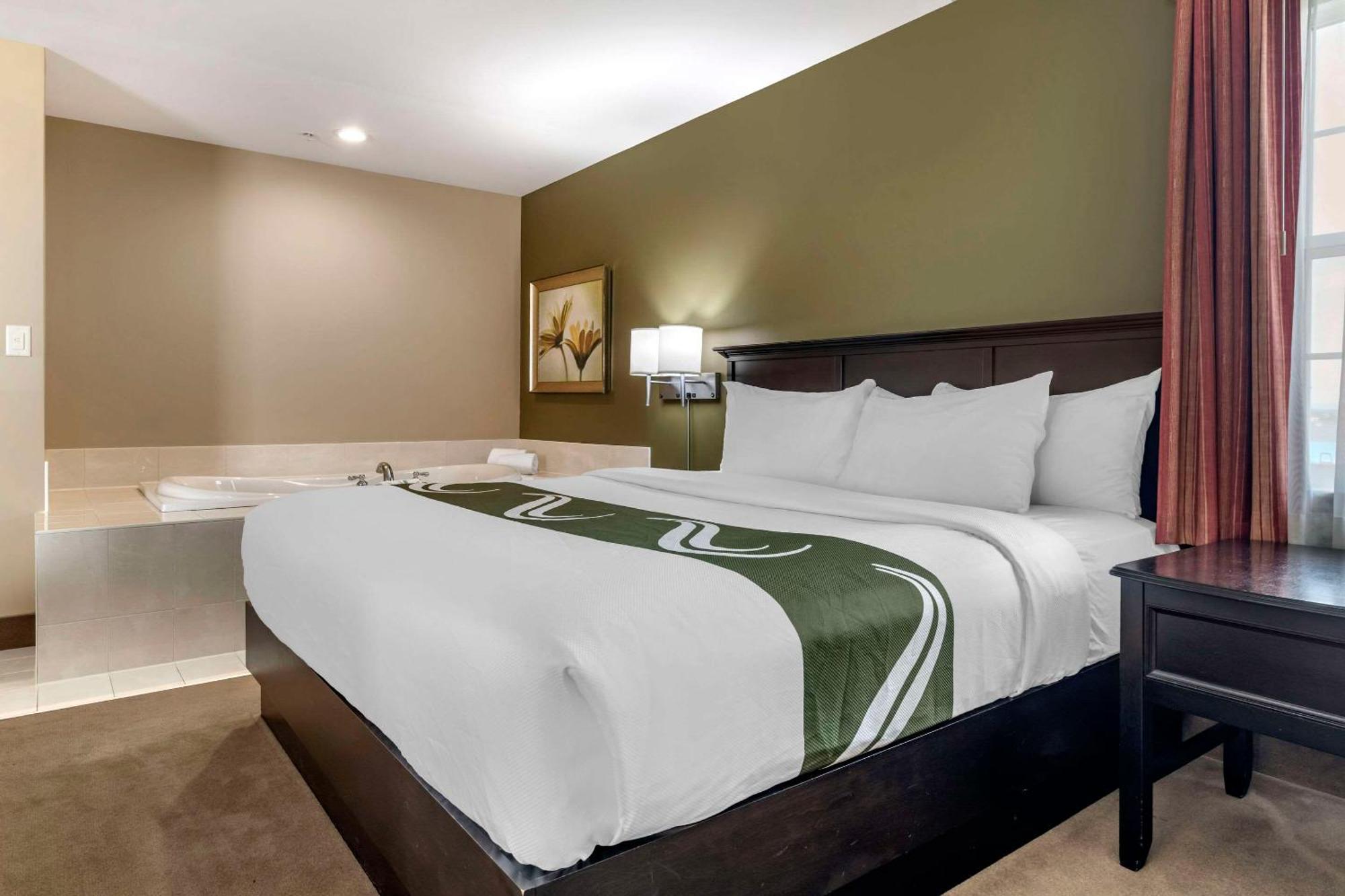 Quality Inn & Suites Quispamsis Rothesay Bagian luar foto