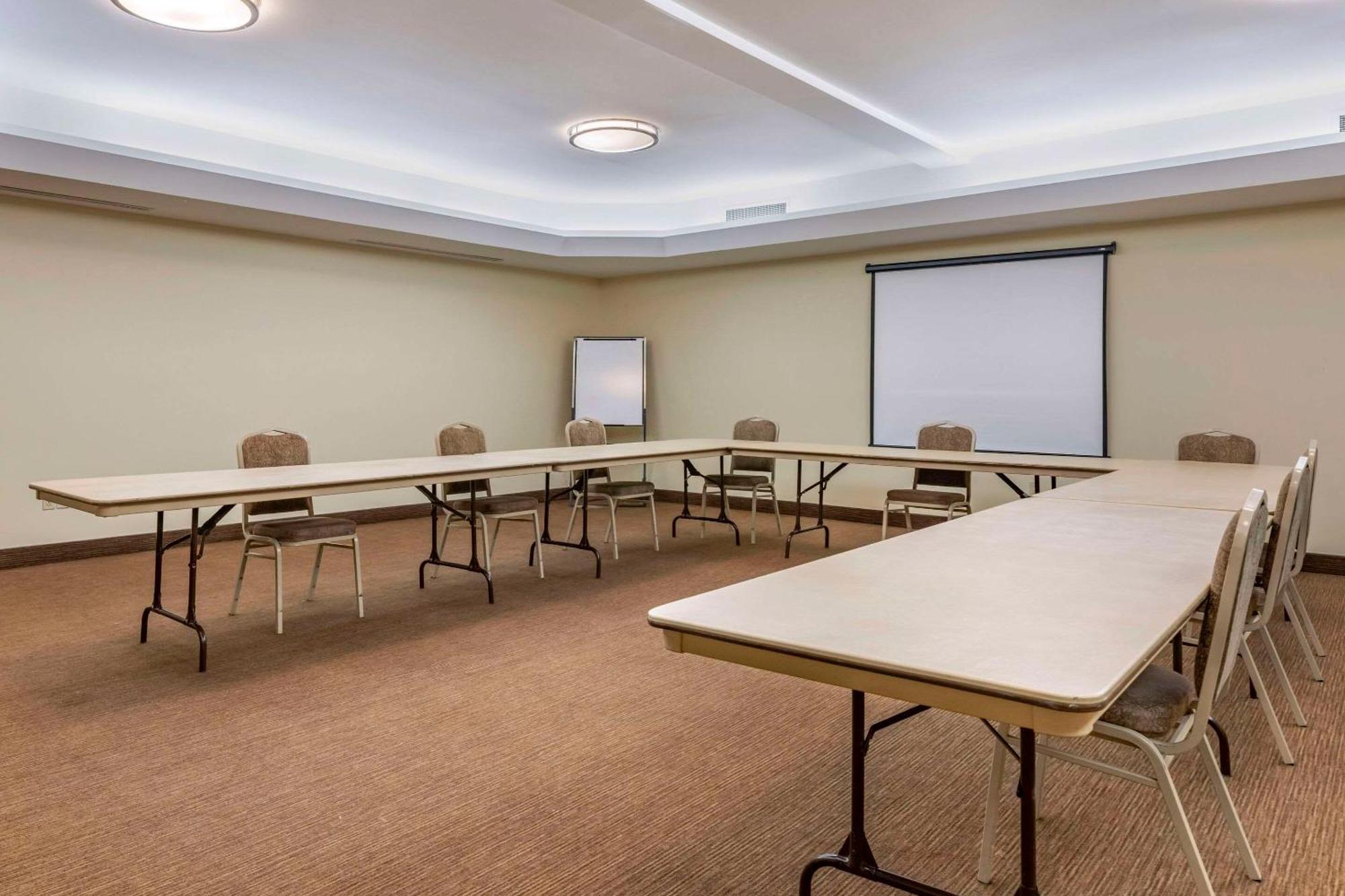 Quality Inn & Suites Quispamsis Rothesay Bagian luar foto