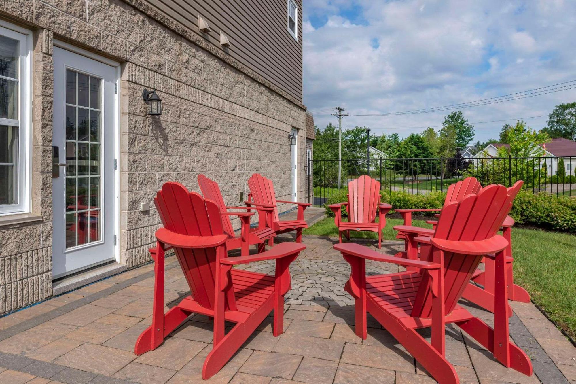 Quality Inn & Suites Quispamsis Rothesay Bagian luar foto