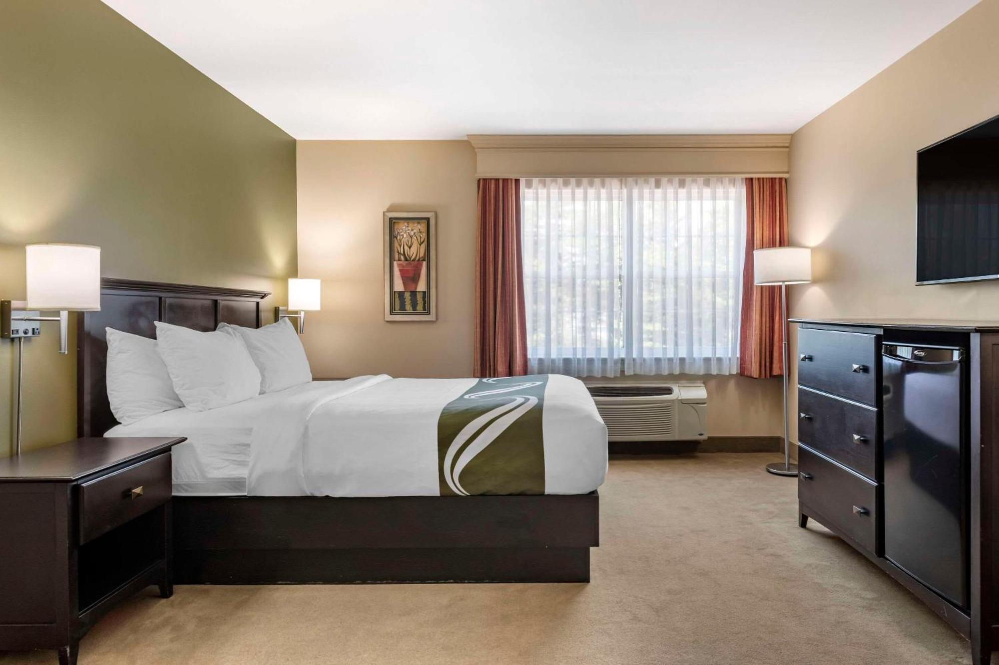Quality Inn & Suites Quispamsis Rothesay Bagian luar foto