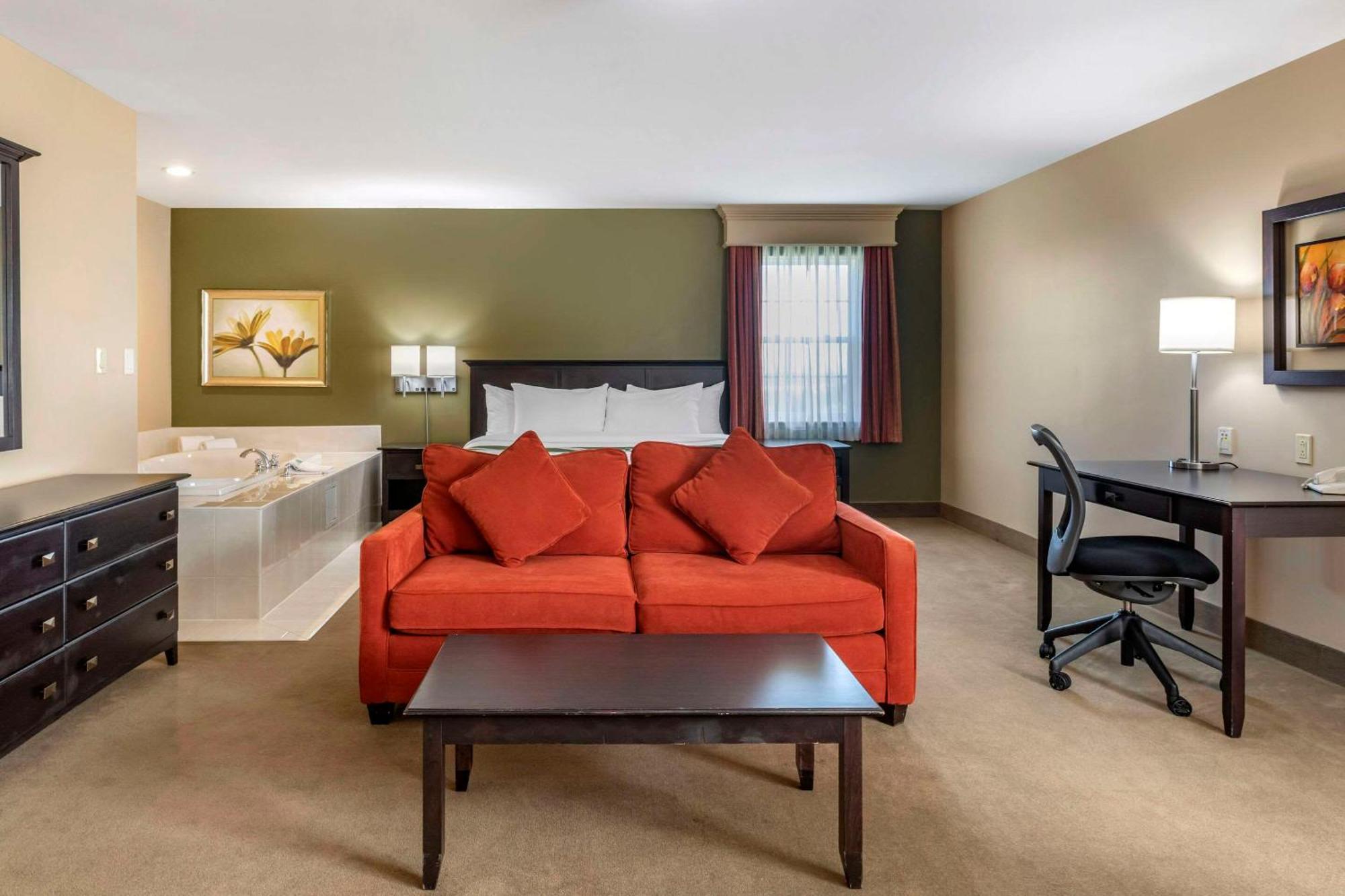 Quality Inn & Suites Quispamsis Rothesay Bagian luar foto