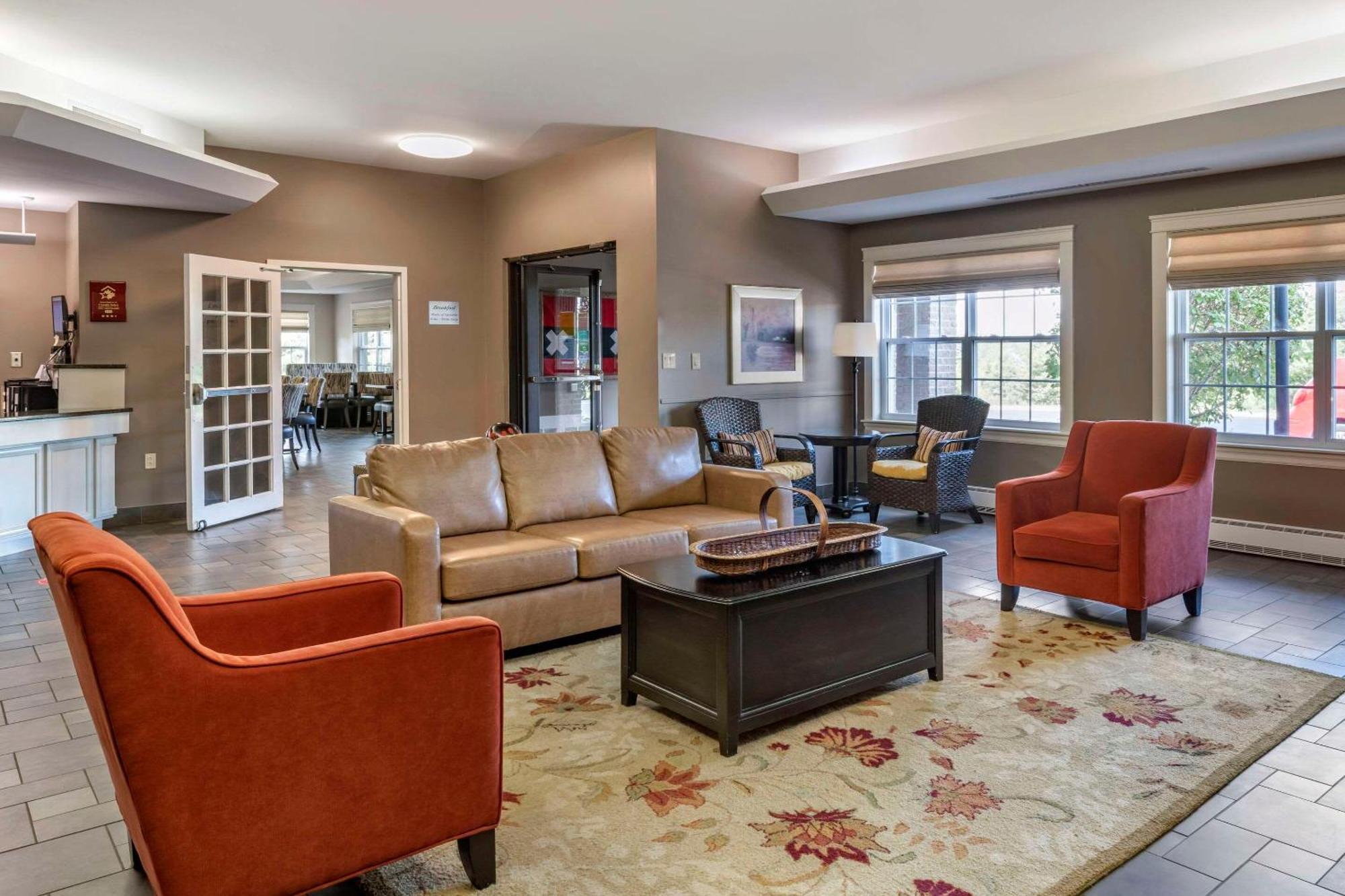 Quality Inn & Suites Quispamsis Rothesay Bagian luar foto